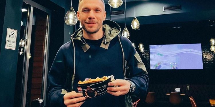 Od Podolskog ćevapa do Messijevih čarapa… Kad su nogometaši poduzetnici