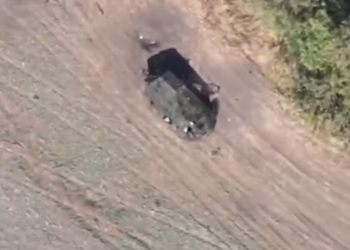 Oklop francuske proizvodnje uništen u Rusiji (VIDEO) — RT Rusija i bivši Sovjetski Savez