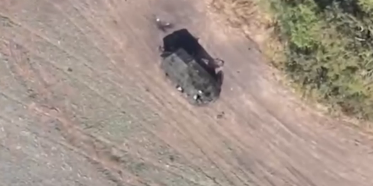 Oklop francuske proizvodnje uništen u Rusiji (VIDEO) — RT Rusija i bivši Sovjetski Savez