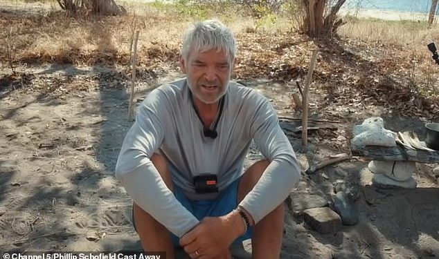 Phillip Schofield izazvao je nagađanja rekavši da ‘vjeruje u šokantnu tvrdnju da vjeruje da su ‘još jedna ili dvije TV zvijezde bile nevjerne’ – nakon što je ciljao na ‘tri s**ta showbizza’ u povratničkom govoru