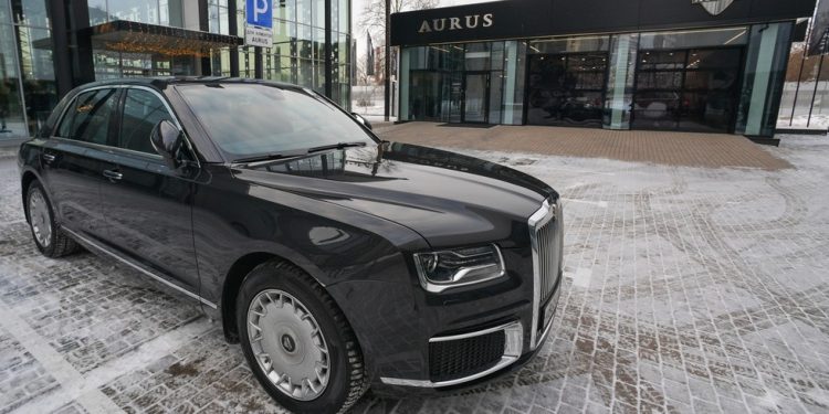 Predsjednik azijske države odbacio Mercedes radi ruskog automobila — RT Rusija i bivši Sovjetski Savez