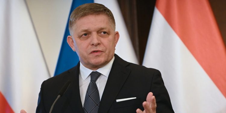 Premijer države NATO-a obećao je blokirati članstvo Ukrajine — RT World News