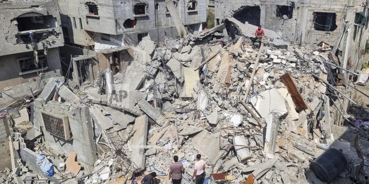 Prizori užasa u Gazi: Napad na stambenu zgradu odnio brojne živote