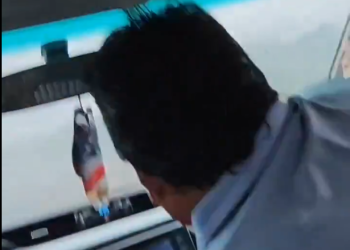 Rafalom propucano vozivo bivšeg bolivijskog predsjednika, vozač krvav nastavio vožnju