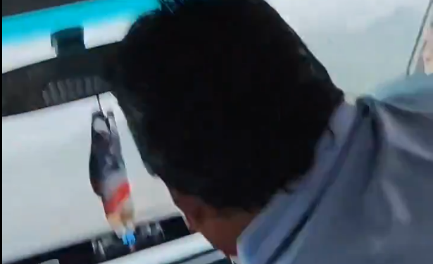 Rafalom propucano vozivo bivšeg bolivijskog predsjednika, vozač krvav nastavio vožnju