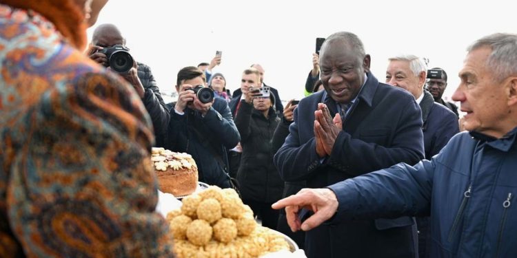 Ramaphosa potiče BRICS partnere da ulažu u industrijalizaciju Afrike — RT Africa