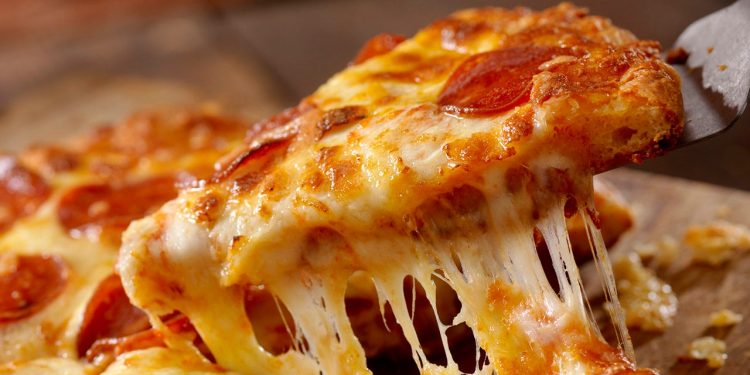 Restoran uhvaćen zbog posluživanja ‘najprodavanije’ pizze s nedozvoljenim prilogom
