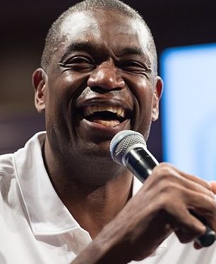 Rob Schneider raspalio je o odavanju počasti Dikembeu Mutombu nakon smrti NBA legende