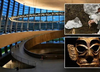 Ruševine Sanxingdui značajno su arheološko nalazište, gdje su tisuće drevnih nalaza iskopane i izložene javnosti