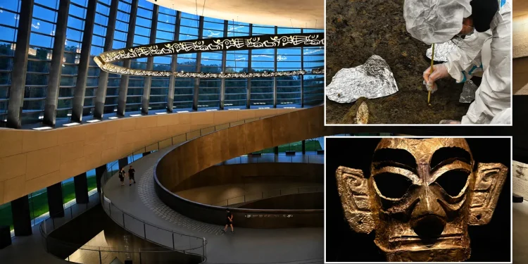 Ruševine Sanxingdui značajno su arheološko nalazište, gdje su tisuće drevnih nalaza iskopane i izložene javnosti