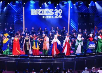 Rusija i Kina rade na rivalu za ‘Euroviziju’ – Putin — RT Entertainment