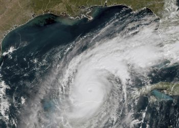 SAD se priprema za oluju koja se ‘ne može preživjeti’ — RT World News