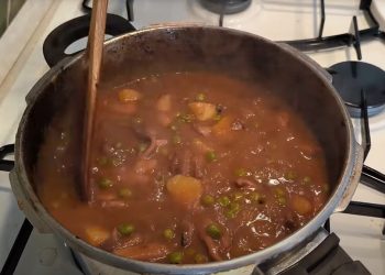 SIPA NA GULAŠ S KRUMPIRIMA I BIŽIMA (GRAŠKOM)