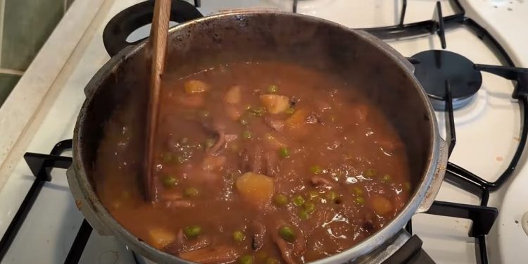 SIPA NA GULAŠ S KRUMPIRIMA I BIŽIMA (GRAŠKOM)