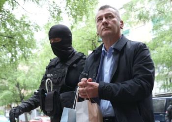 SKY SE SPUSTIO NAD STARI GRAD Hadžibajrićev put od tradicije do zatvora