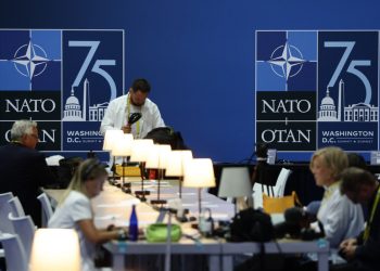 Sedam članica NATO-a protiv članstva Ukrajine – Politico – RT World News