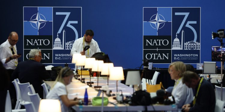 Sedam članica NATO-a protiv članstva Ukrajine – Politico – RT World News