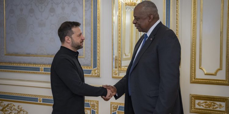 Šef Pentagona iznenada posjetio Kijev — RT World News