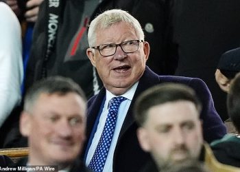 Sir Alex Ferguson trebao bi propustiti okršaj Man Uniteda i Brentforda u prvoj utakmici otkako je legendarnom menadžeru otkazan veleposlanički ugovor