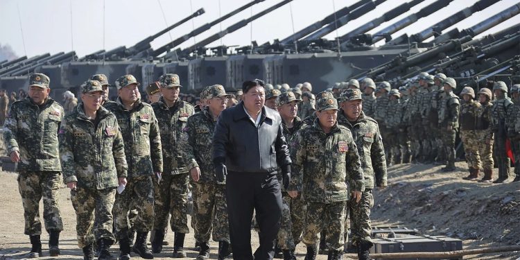 Sjeverna Koreja šalje upozorenje Južnoj Koreji, rekavši da su trupe spremne napasti ako se pojavi još dronova