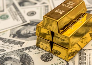 Skok potražnje investitora za zlatom, ali i američkom valutom