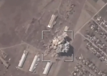 Snažna ruska bomba uništila ukrajinsko skladište streljiva – MOD (VIDEO) — RT Rusija i bivši Sovjetski Savez