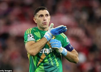 Sport treba više lupeža poput Emiliana Martineza. Ponaša se kao negativac iz crtića, ali vratari su suđeni da budu drugačiji, piše RIATH AL-SAMARRAI