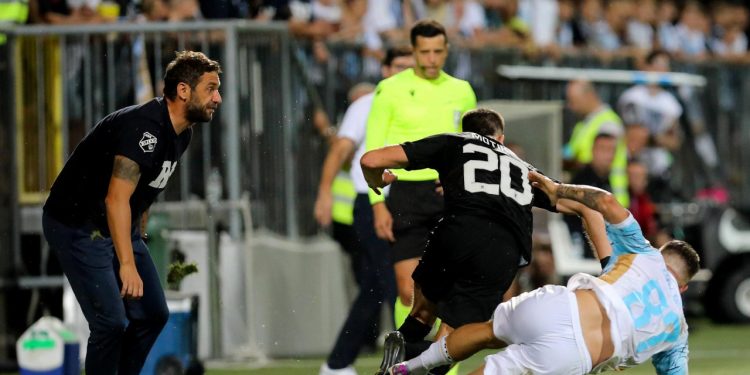 Sportske novosti – Đalović uoči susreta na Rujevici povukao neočekivan potez, na tribinama uočeni i ljudi iz Italije i Arsenala