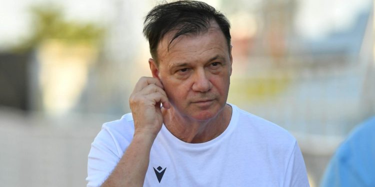 Sportske novosti – Neviđena situacija na hrvatskim terenima. Trener u Prvoj NL na utakmicu došao u trenirci Rijeke