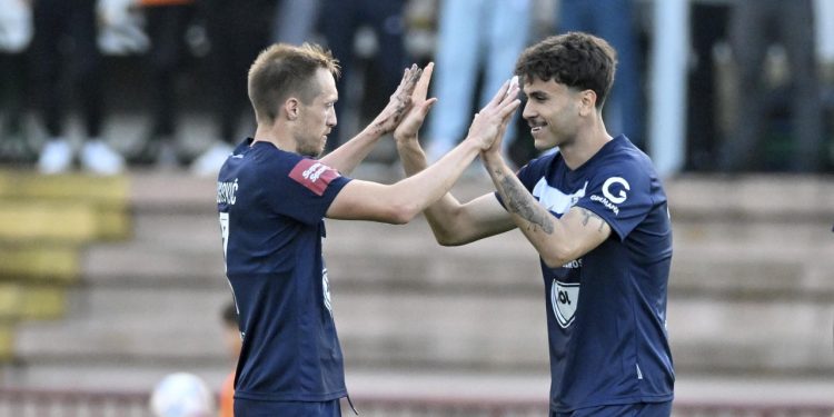 Sportske novosti – Osijek pobijedio mađarskog drugoligaša, veznjak Bijelo-plavih zaplakao, a onda zabio gol