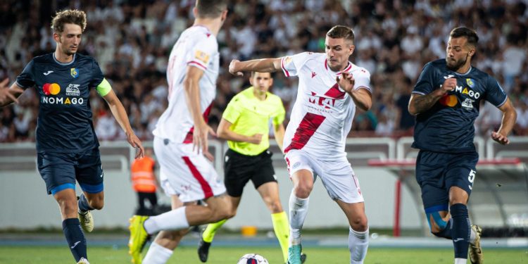 Sportske novosti – Zrinjski teško poražen, navijači izviždali Splićanina, trener ga izvadio u poluvremenu