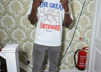 Stormzyjevi obožavatelji PODIVLJELI jer je reper primijećen kako ljubi američku pjevačicu Victoriju Monet samo tri mjeseca nakon razlaza Maye Jame