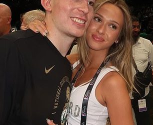 Supruga Paytona Pritcharda snimila je dirljiv trenutak u kojem se NBA prvak iskrada tijekom šetnje psa kako bi iznenadio mladog obožavatelja