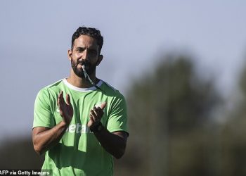 ‘TRI otkazne klauzule ugovora’ Rubena Amorima koje bi mogle omogućiti Man Unitedu da zamijeni Erika ten Haga portugalskim menadžerom za 8,5 milijuna funti