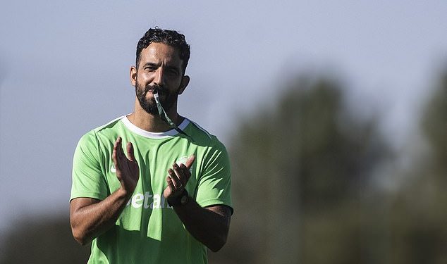 ‘TRI otkazne klauzule ugovora’ Rubena Amorima koje bi mogle omogućiti Man Unitedu da zamijeni Erika ten Haga portugalskim menadžerom za 8,5 milijuna funti