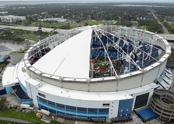 Tampa Bay Rays kaže kako će uragan Milton oštetiti Tropicana Field trebati ‘tjednima’ da se procijeni dok oporavak od oluje počne