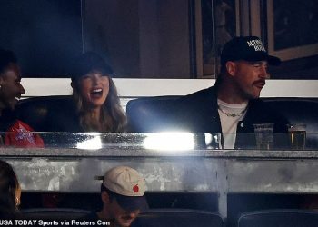 Taylor Swift i Travis Kelce dolaze na stadion Yankee kako bi gledali kako New York igra protiv njegovih voljenih Cleveland Guardiansa