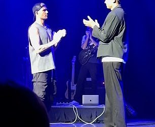 The Wanted predvodili su minutu duge ovacije Liamu Payneu na koncertu Niagara Fall i zahvalili tragičnoj zvijezdi za podršku nakon što je pokojnom kolegi iz benda Tomu Parkeru dijagnosticiran tumor na mozgu