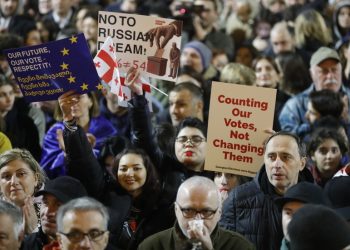 This German grey eminence is trying for another color revolution — RT World News