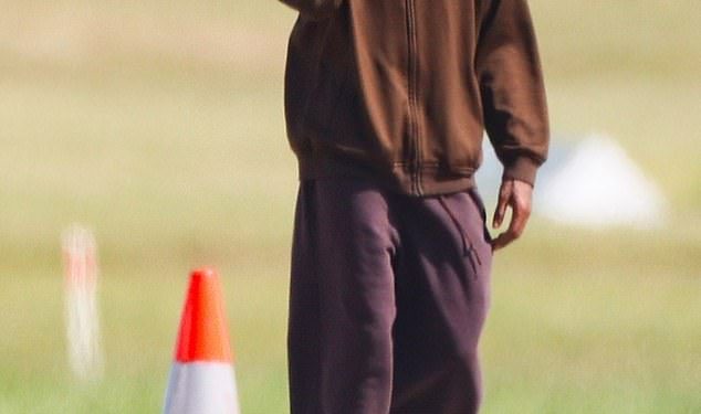 Travis Scott slijeće u Sydney privatnim zrakoplovom dok vodi svoju svjetsku turneju Circus Maximus u Australiju – samo nekoliko sati prije nego što će smrtonosna nesreća izazvati prometni kaos među posjetiteljima koncerta