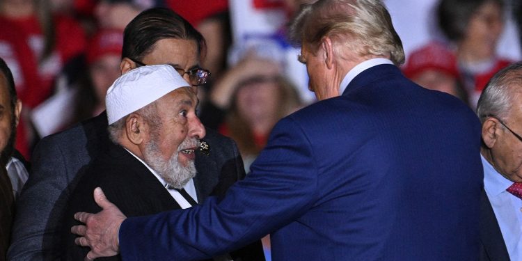 Trump dobiva podršku ‘vrlo cijenjenih’ muslimanskih vođa u državi na bojnom polju
