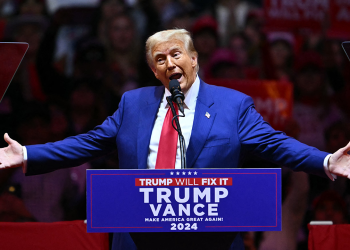 Trump obećao smrtnu kaznu za migrante koji ubijaju građane, snizivši cijene energije na povijesnom skupu MSG-a