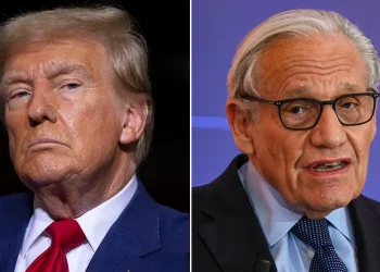 Trump se suprotstavlja medijskom napadu Harris kopiranjem Boba Woodwarda, Howarda Sterna i njezinog brifinga o uraganu