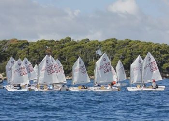 U Dubrovniku krenulo ekipno prvenstvo Hrvatske za klasu optimist (U16)