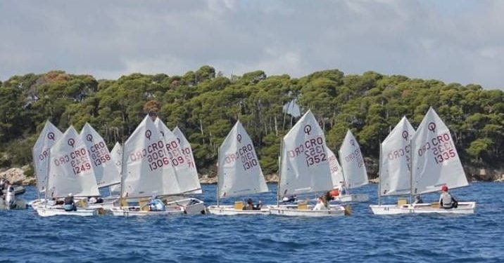 U Dubrovniku krenulo ekipno prvenstvo Hrvatske za klasu optimist (U16)