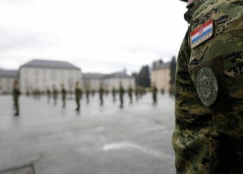 U vojarni u Dugom Selu pronađeno tijelo vojnika