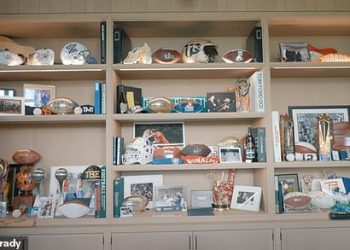 Unutar ormarića s trofejima Toma Bradyja dok legendarni QB dijeli uspomene od Cristiana Ronalda, Floyda Mayweathera i drugih