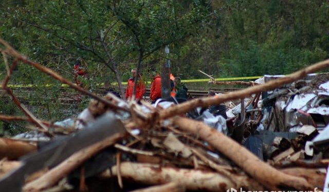 VLADA HNŽ Uz pronađenih 20 stradalih osoba, za 5 njih se još uvijek traga