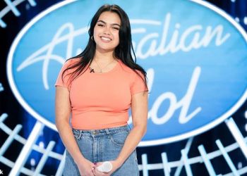 Viceprvak Australian Idola ne izgleda više ovako! Pjevačica ima oštar novi izgled dok prisustvuje otvaranju pop-up studija za snimanje