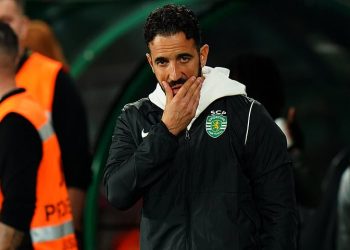 Vijesti o menadžeru Man Uniteda UŽIVO: Ruben Amorim će biti potvrđen, ali tek nakon reprezentativne pauze jer je Ruud van Nistelrooy odigrao još tri utakmice nakon poraza nad Leicesterom